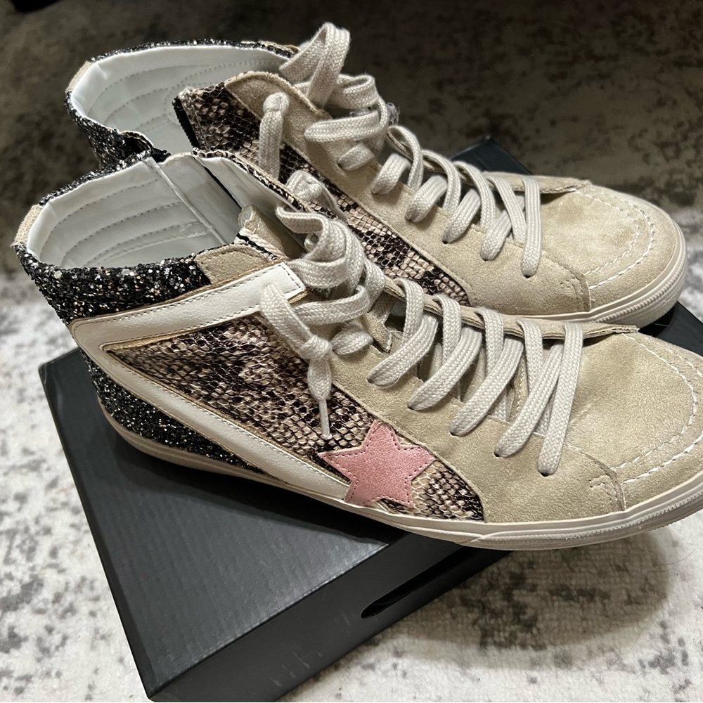 Shushop women’s size 11.